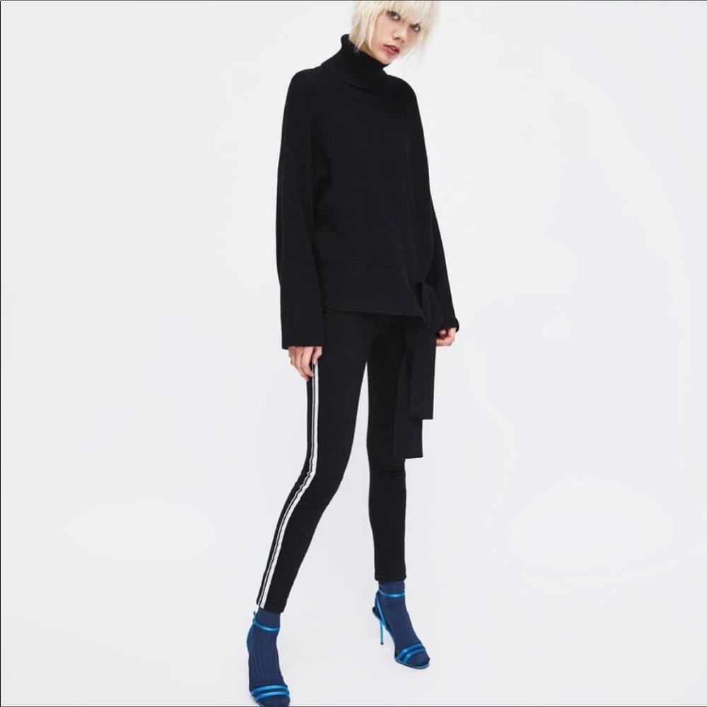 ZARA black jean with strip! NEW WITH OUT TAGS